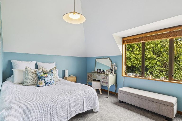 Photo of property in 50 Amapur Drive, Khandallah, Wellington, 6035