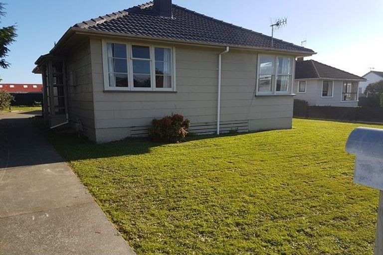 Photo of property in 10 Thames Street, Roslyn, Palmerston North, 4414