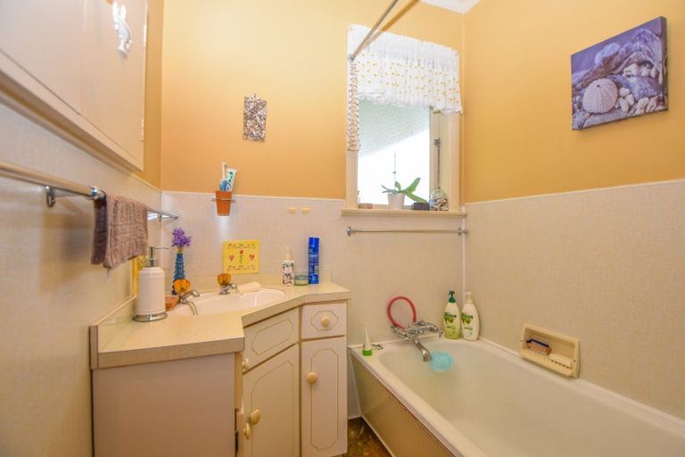 Photo of property in 13 Barrett Place, Carterton, 5713