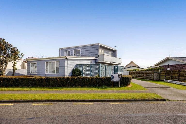 Photo of property in 1 County Drive, Hawera, 4610