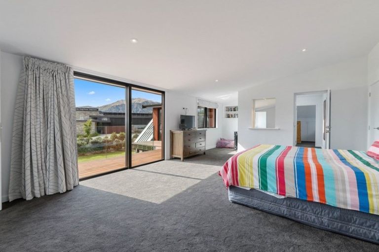Photo of property in 314 Beacon Point Road, Wanaka, 9305