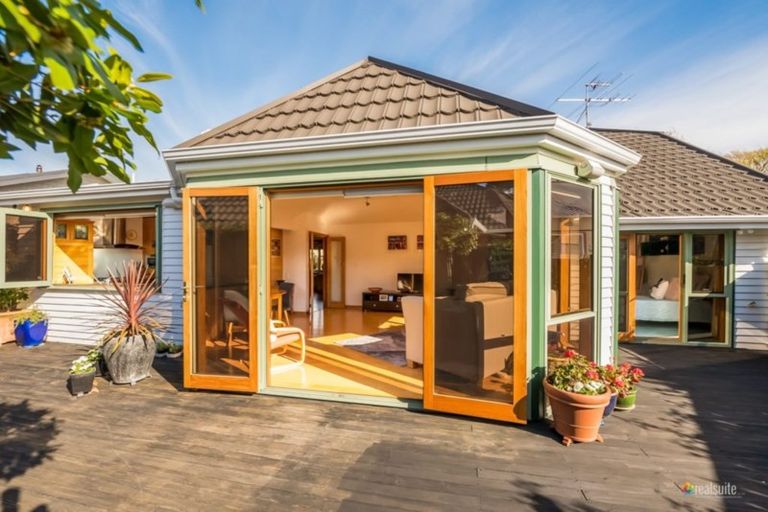 Photo of property in 33 Puriri Street, Woburn, Lower Hutt, 5010