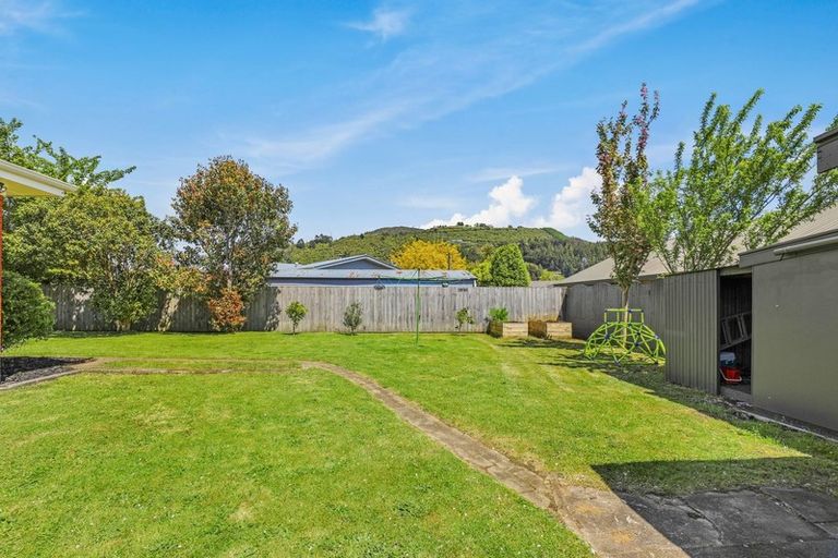 Photo of property in 21 Fenruss Street, Fairy Springs, Rotorua, 3015