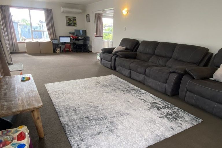 Photo of property in 19 Dunstan Crescent, Hornby, Christchurch, 8042