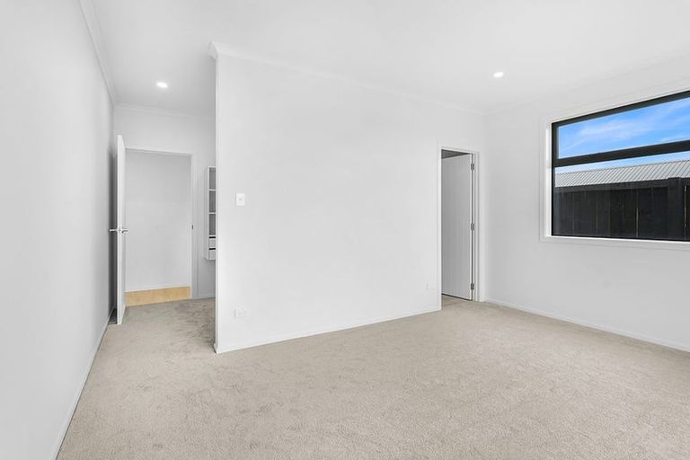 Photo of property in 35 Overton Street, Rototuna North, 3210