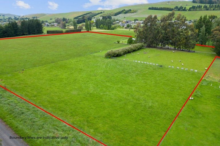 Photo of property in 10 Singleton Street, Waikari, 7420