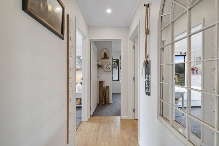 Photo of property in 338 Valley Road, Colyton, Feilding, 4775