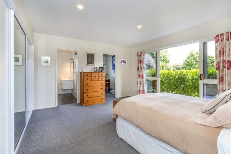 Photo of property in 3 Hamish Place, Westmorland, Christchurch, 8025