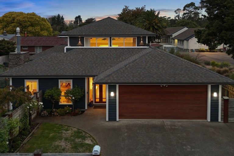 Photo of property in 2 Dixon Street, Carterton, 5713