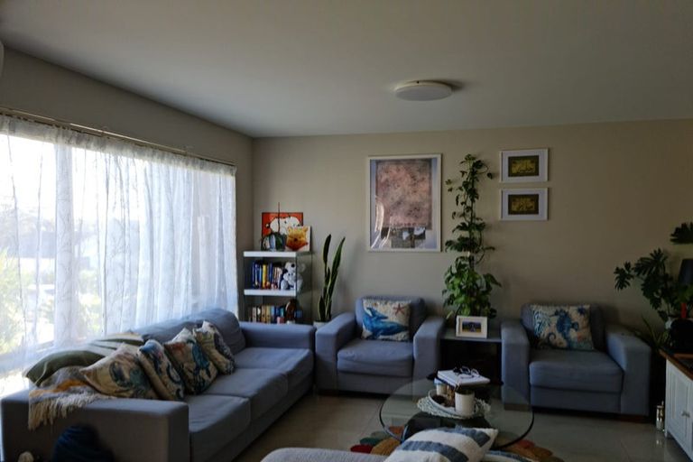 Photo of property in 20 Condor Place, Unsworth Heights, Auckland, 0632