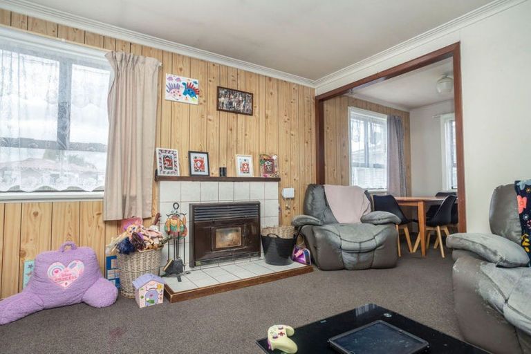 Photo of property in 56 Tennyson Street, Dannevirke, 4930