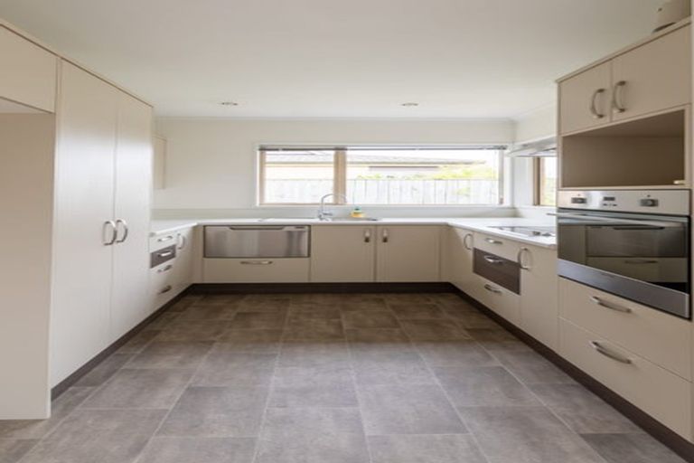 Photo of property in 3 Reeves Road, Rangiora, 7400