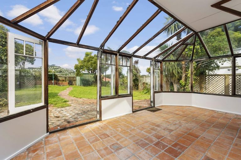 Photo of property in 74 Nottingham Street, Karori, Wellington, 6012