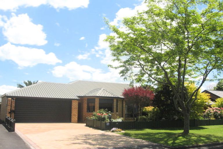 Photo of property in 28 Weld Street, Cambridge, 3434