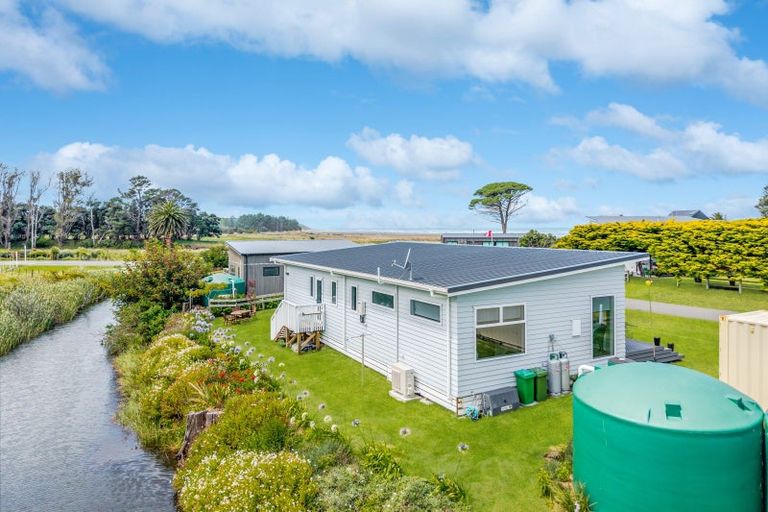 Photo of property in 4 Pinedale Crescent, Riversdale Beach, Masterton, 5872