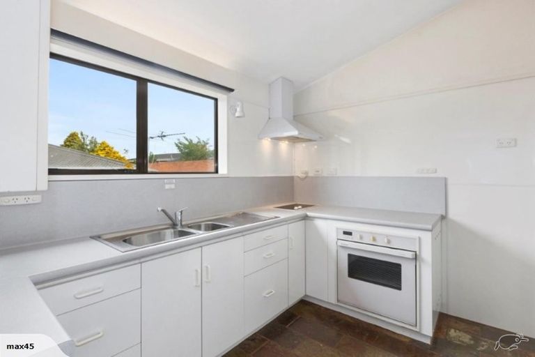 Photo of property in 1a Gala Street, Vauxhall, Dunedin, 9013