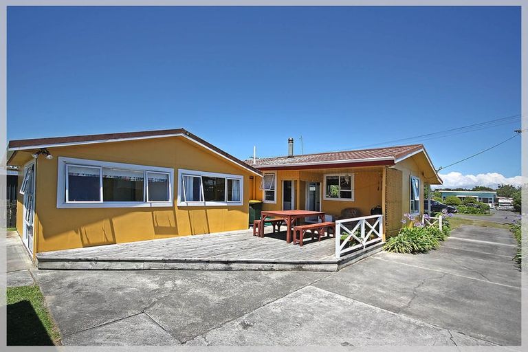 Photo of property in 9 Dewe Terrace, Foxton Beach, Foxton, 4815