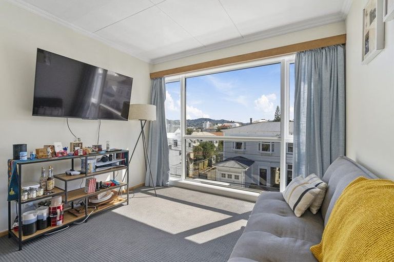 Photo of property in Victoria Court, 10/4 Queen Street, Mount Victoria, Wellington, 6011