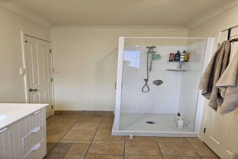 Photo of property in 8 Fresil Lane, Massey, Auckland, 0614