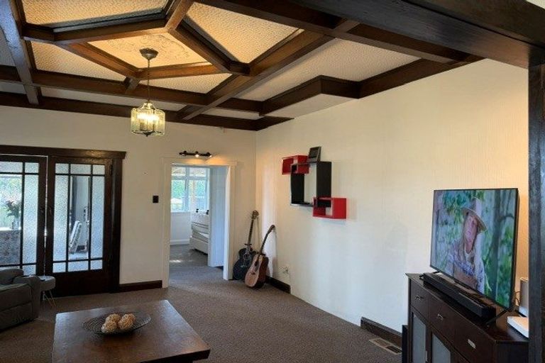 Photo of property in 27 Atiawa Street, Glen Avon, New Plymouth, 4312