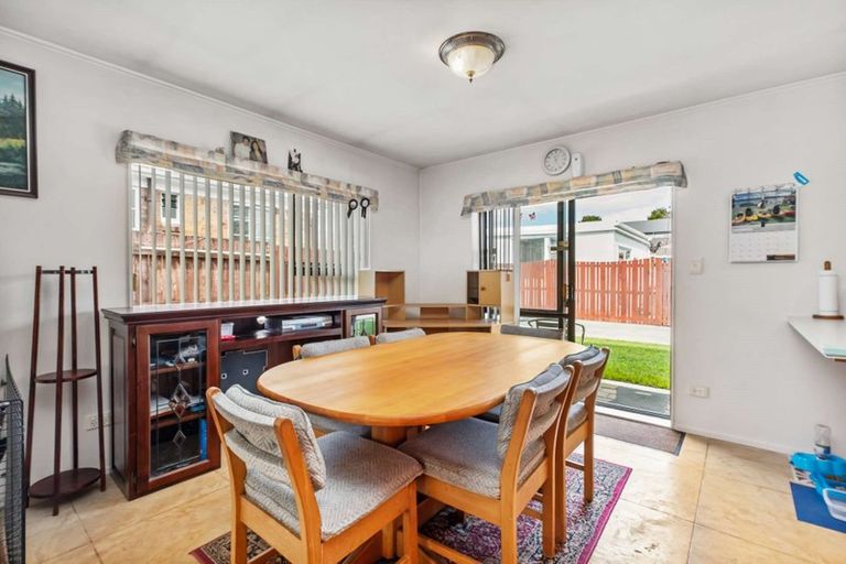 Photo of property in 2/7 Menary Street, Papakura, 2110