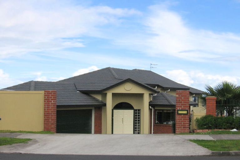 Photo of property in 41 Ribbonwood Crescent, Goodwood Heights, Auckland, 2105