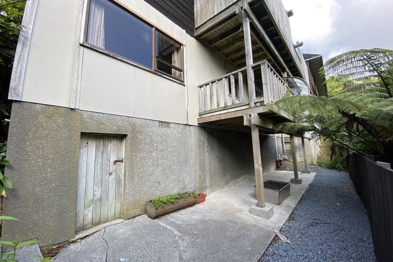 Photo of property in 6 Hawick Street, Karori, Wellington, 6012