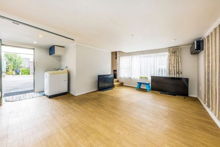 Photo of property in 28 Boundary Road, Opaheke, Papakura, 2113