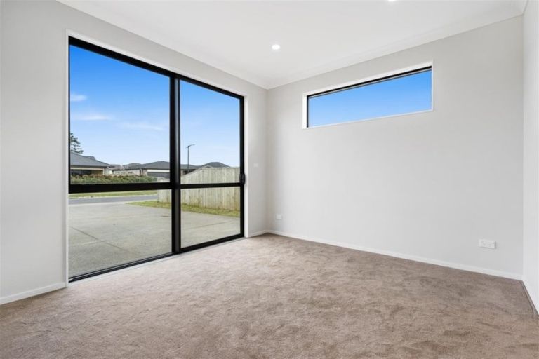 Photo of property in 9 Remana Crescent, Huapai, Kumeu, 0810