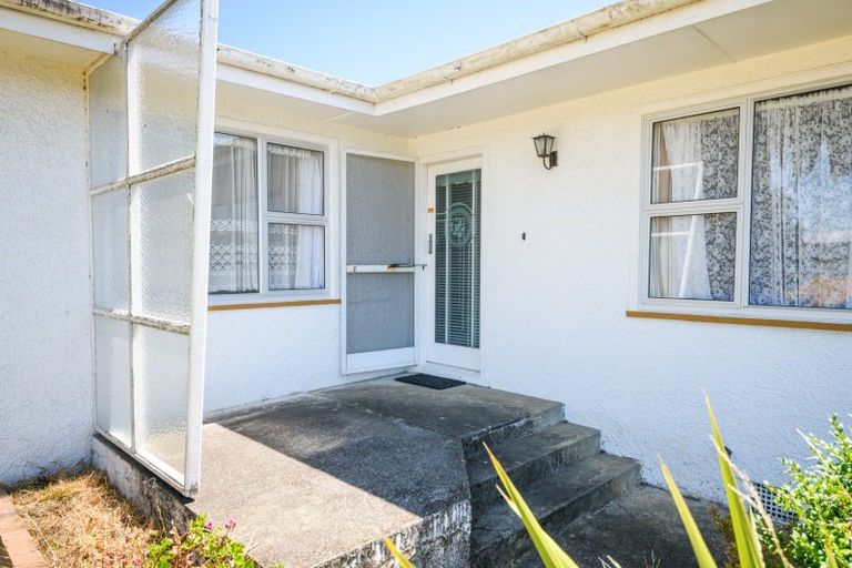 Photo of property in 5 Belvedere Crescent, Takaro, Palmerston North, 4412