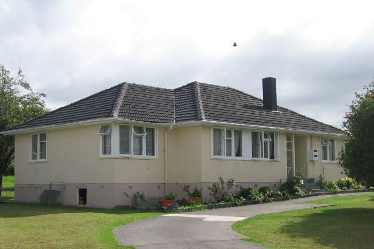 Photo of property in 1 Hill Crescent, New Lynn, Auckland, 0600