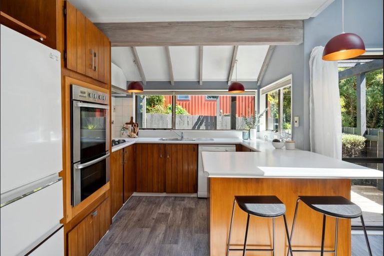 Photo of property in 70a Amapur Drive, Khandallah, Wellington, 6035