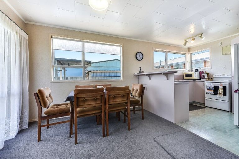 Photo of property in 1 Poaka Avenue, Dinsdale, Hamilton, 3204