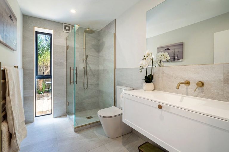 Photo of property in 2/236 Beach Road, Campbells Bay, Auckland, 0630