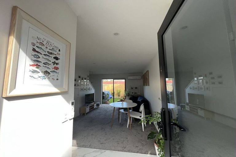 Photo of property in 4/10 Yeovil Road, Te Atatu Peninsula, Auckland, 0610