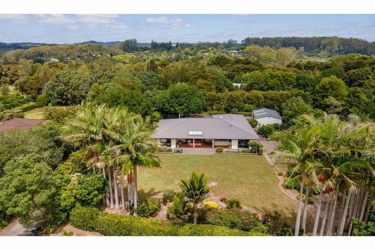 Photo of property in 37 Edkins Road, Kerikeri, 0230