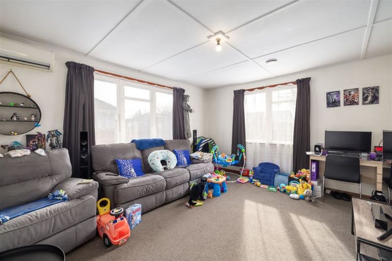 Photo of property in 67 Hoani Street, Northcote, Christchurch, 8052