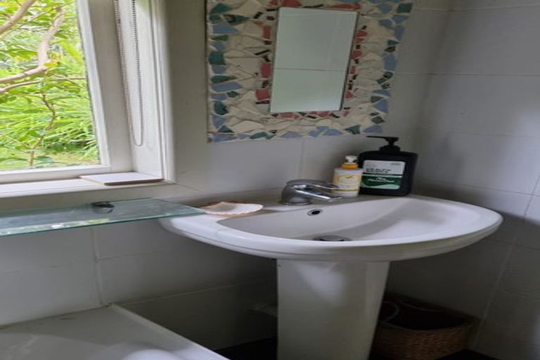 Photo of property in 106 Station Road, Kumeu, 0891