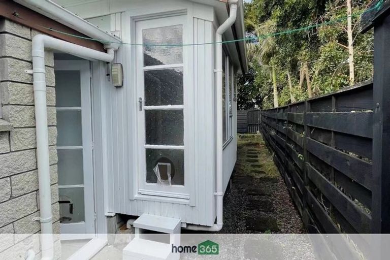 Photo of property in 1/37 Eversleigh Road, Belmont, Auckland, 0622