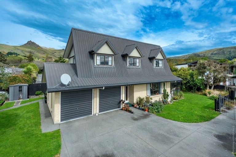 Photo of property in 21 Laing Crescent, Heathcote Valley, Christchurch, 8022