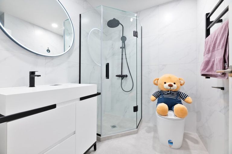 Photo of property in 10/3 Matuhi Rise, Henderson, Auckland, 0612