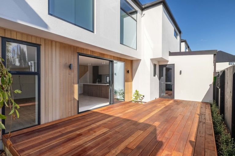 Photo of property in 2/69 Bishop Street, St Albans, Christchurch, 8014