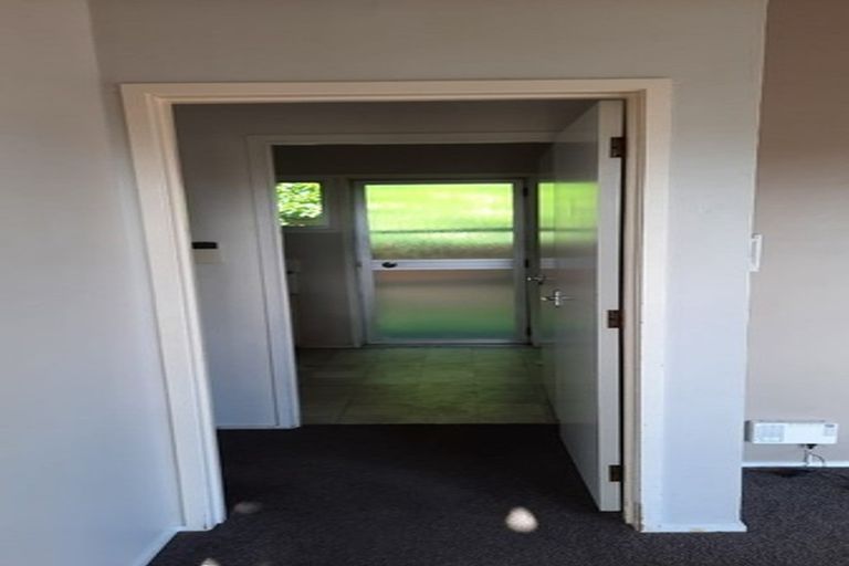 Photo of property in 2/10 Waratah Street, Birkenhead, Auckland, 0626