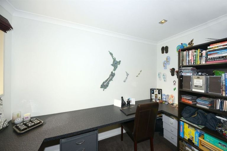 Photo of property in 76 Puhara Avenue, Parklands, Christchurch, 8083