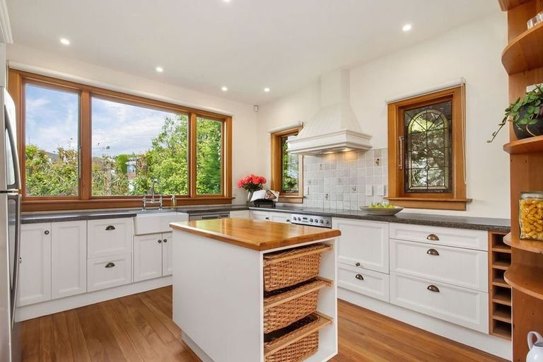 Photo of property in 157 Hackthorne Road, Cashmere, Christchurch, 8022