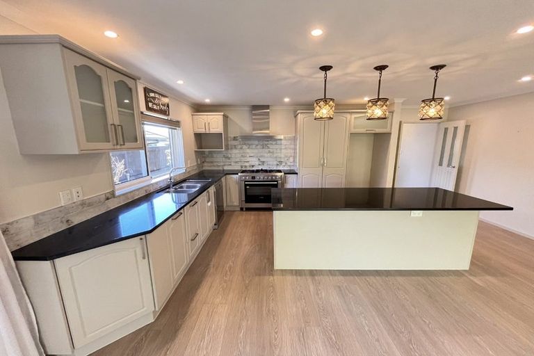 Photo of property in 3 Pohutukawa Place, Karaka, Papakura, 2113