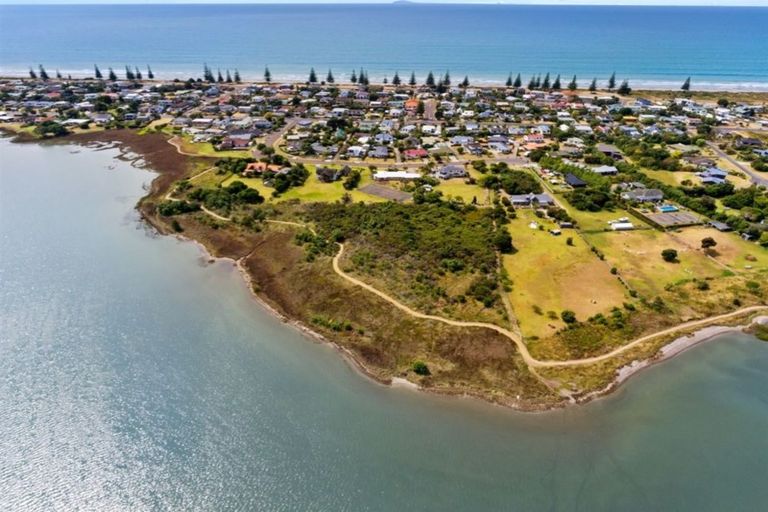 Photo of property in 24 Ohiwa Parade, Ohope, 3121