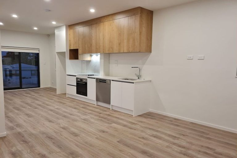 Photo of property in 2/43 Ranui Avenue, Ranui, Auckland, 0612