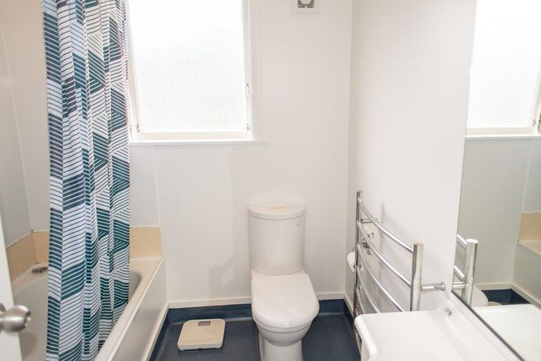 Photo of property in 77 Manor Place, Dunedin Central, Dunedin, 9016