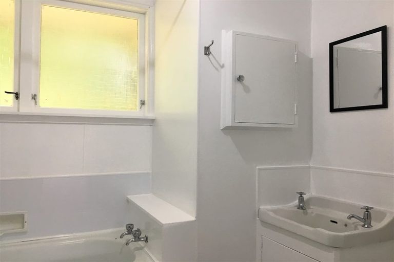 Photo of property in 65c Frankley Road, Westown, New Plymouth, 4310